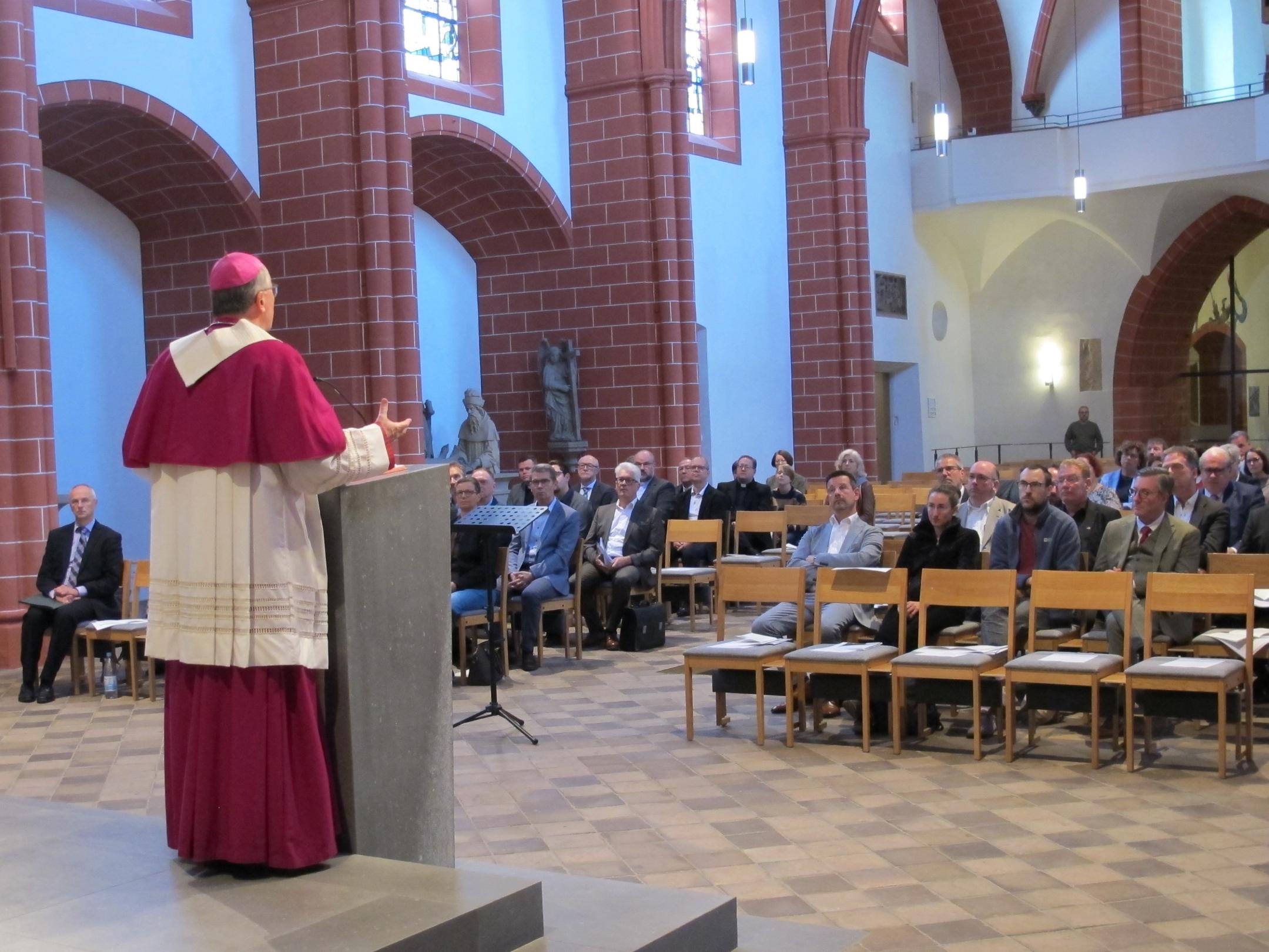 Bischof Dr. Stephan Ackermann leitete den Wortgottesdienst. (c) Bistum Trier / Stefan Schneider Bischof Dr. Stephan Ackermann leitete den Wortgottesdienst.
