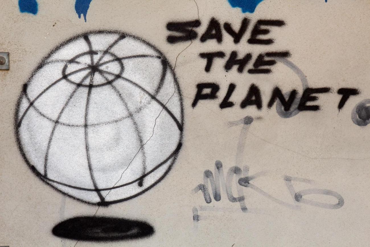 2232_save_the_planet_by_peter_weidemann_pfarrbriefservice