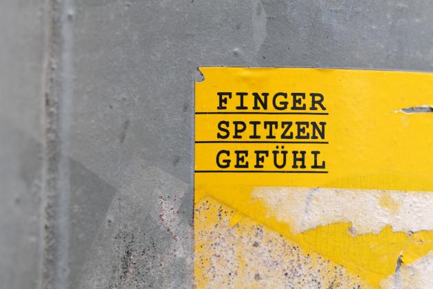 6537_fingerspitzengefuehl_by_peter_weidemann_pfarrbriefservice